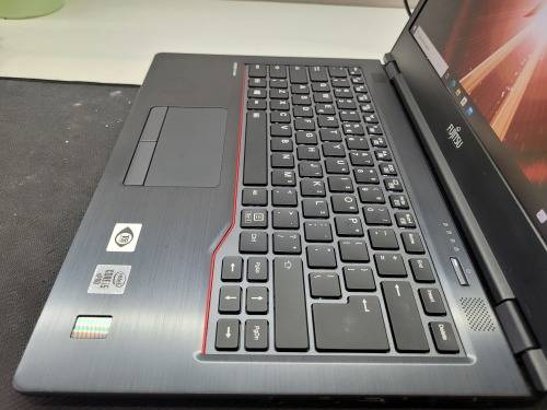*High Spec Beast!*FUJITSU LIFEBOOK 7U14A1*i5-10310U*8GB DDR4*512GB SSD*FHD*BACKLIT*