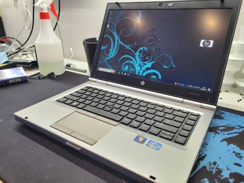 *Excellent & Fast*HP ELITEBOOK 8460p*i5-2520m*8GB DDR3*256GB SSD*HD+DISPLAY*