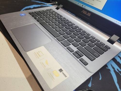 VERY FAST!**ASUS VIVOBOOK X407MA*N4000*4GB DDR4*256GB SSD*UHD GRAPHICS