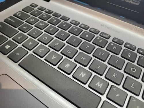 VERY FAST!**ASUS VIVOBOOK X407MA*N4000*4GB DDR4*256GB SSD*UHD GRAPHICS