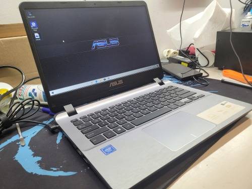 VERY FAST!**ASUS VIVOBOOK X407MA*N4000*4GB DDR4*256GB SSD*UHD GRAPHICS