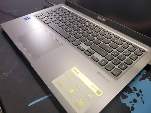 BEAST!*AS NEW!*VERY FAST!*11TH GEN I7*ASUS VIVOBOOK X515EA*i7-1165G7*8GB DDR4*512GB SSD*FHD*WARRANTY