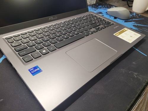 BEAST!*AS NEW!*VERY FAST!*11TH GEN I7*ASUS VIVOBOOK X515EA*i7-1165G7*8GB DDR4*512GB SSD*FHD*WARRANTY
