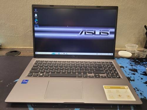 BEAST!*AS NEW!*VERY FAST!*11TH GEN I7*ASUS VIVOBOOK X515EA*i7-1165G7*8GB DDR4*512GB SSD*FHD*WARRANTY
