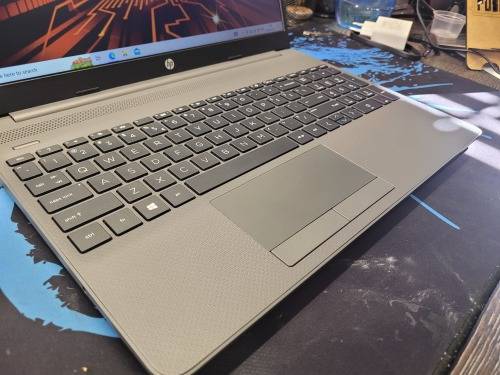 VERY FAST!*HP 255 G8*RYZEN 5-3500U*QUAD CORE 10TH GEN*8GB RAM*512GB SSD*RADEON VEGA 8