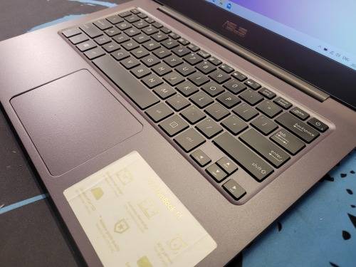 **BARGAIN BUY**ASUS ZENBOOK ULTRABOOK 4GB RAM, 256SSD WITH SLEEVE-WORTH R10k -GRAB IT @ JUST R4999!!