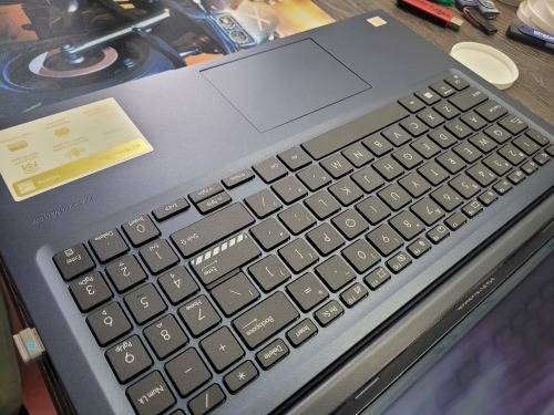 12TH GEN i7!*Very Fast!!*12th GEN i7 BEAST!*ASUS X1502ZA*i7-1255U*16GB RAM*512GB SSD*FHD*