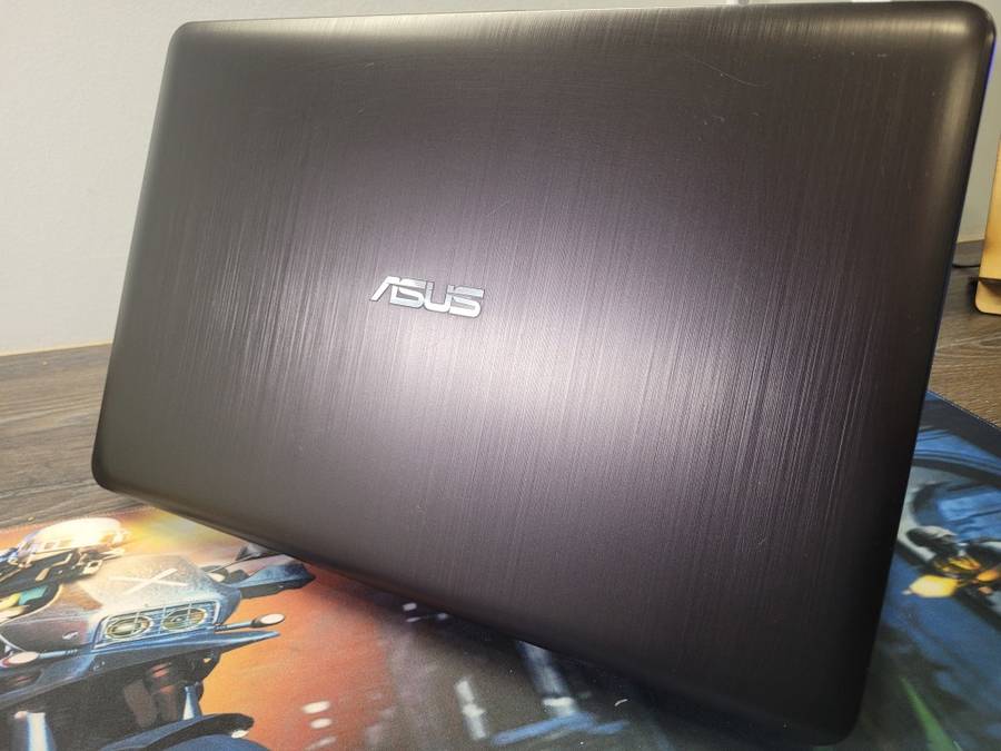 FAST*ASUS VIVOBOOK*X540*i3-5005U*4GB DDR3*240GB SSD*SONICMASTER AUDIO*