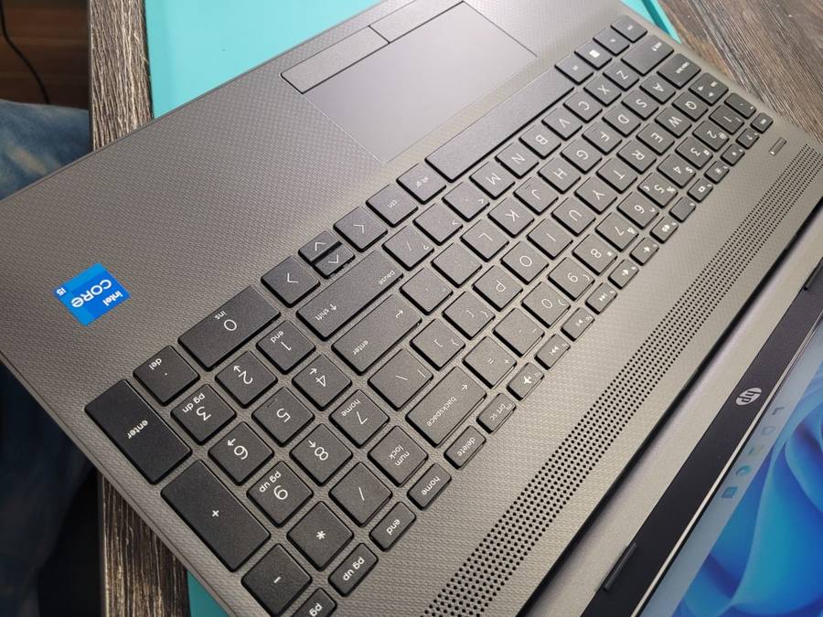 AS BRAND NEW!*BEAST!*11TH GEN*HP 250 G8*i5-1135G7*8GB DDR4*256GB NVME SSD*FHD*G7 GRAPHIC*WARRANT