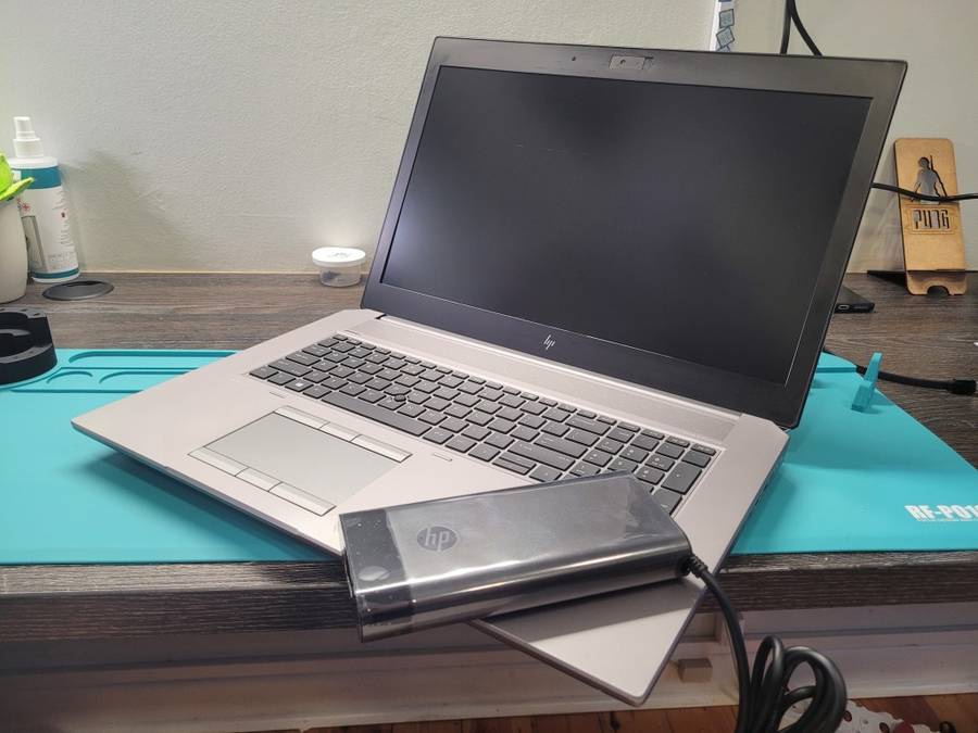 INCREDIBLE LAPTOP!*HP ZBOOK 17 G5*i7-8750H*32GB DDR4*512GB SSD*256GB SSD*NVIDIA P2000*