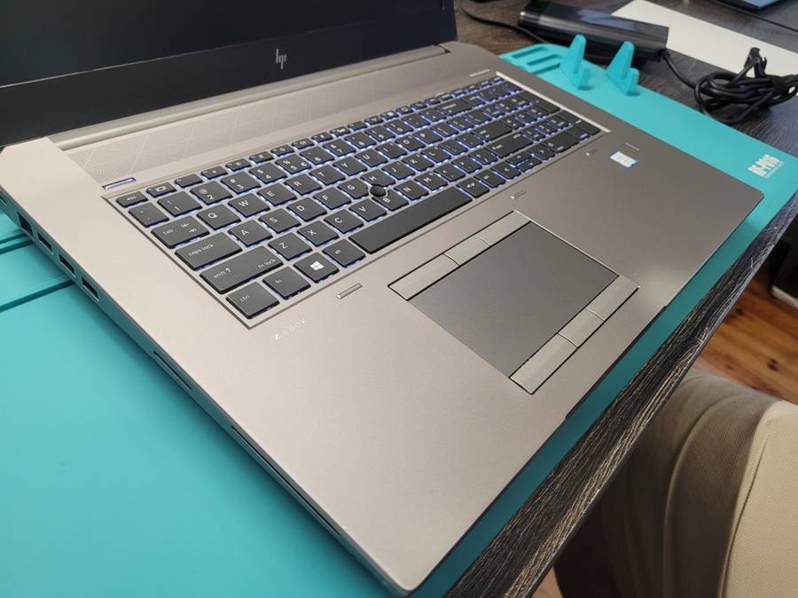 INCREDIBLE LAPTOP!*HP ZBOOK 17 G5*i7-8750H*32GB DDR4*512GB SSD*256GB SSD*NVIDIA P2000*