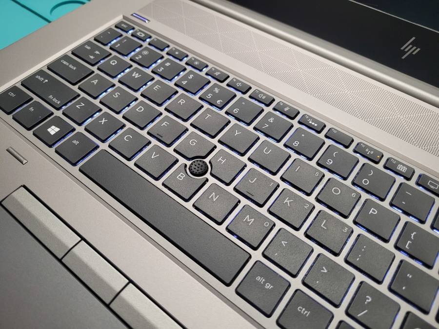 INCREDIBLE LAPTOP!*HP ZBOOK 17 G5*i7-8750H*32GB DDR4*512GB SSD*256GB SSD*NVIDIA P2000*