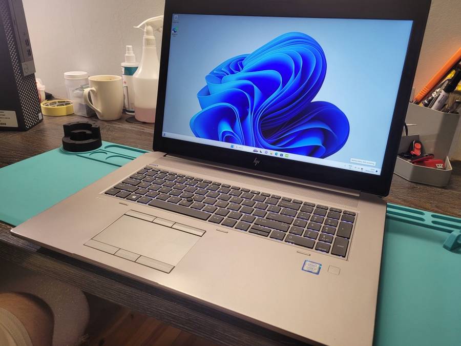 INCREDIBLE LAPTOP!*HP ZBOOK 17 G5*i7-8750H*32GB DDR4*512GB SSD*256GB SSD*NVIDIA P2000*