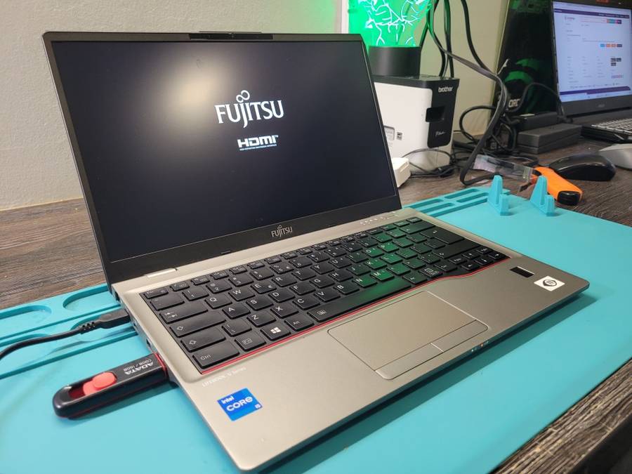 *High Spec Beast!*FUJITSU LIFEBOOK 7U14A2*i5-10310U*8GB DDR4*512GB SSD*FHD*BACKLIT*