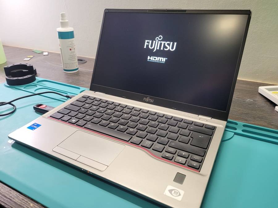 *High Spec Beast!*FUJITSU LIFEBOOK 7U14A2*i5-10310U*8GB DDR4*512GB SSD*FHD*BACKLIT*