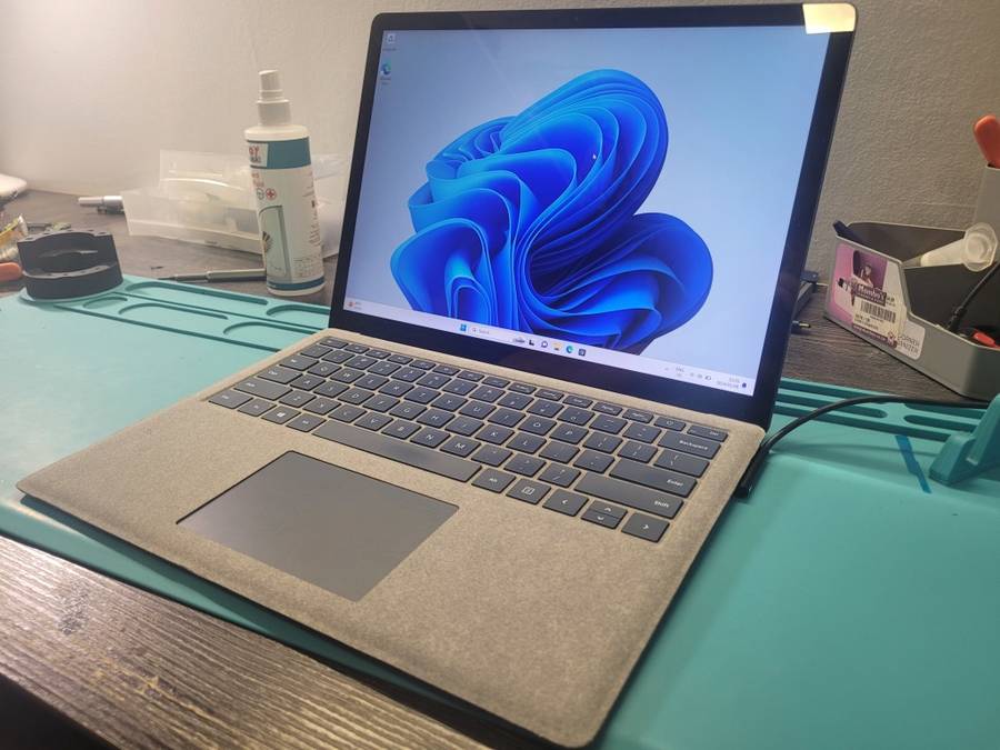 MICROSOFT SURFACE LAPTOP 13.5` CORE i5, 8GB RAM, 256SSD