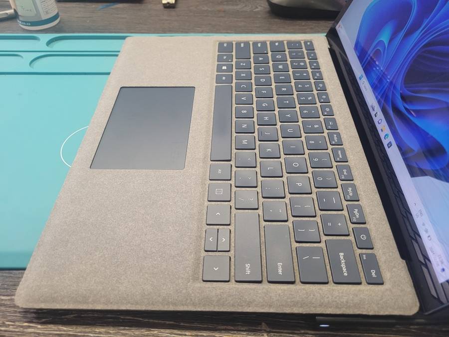 MICROSOFT SURFACE LAPTOP 13.5` CORE i5, 8GB RAM, 256SSD