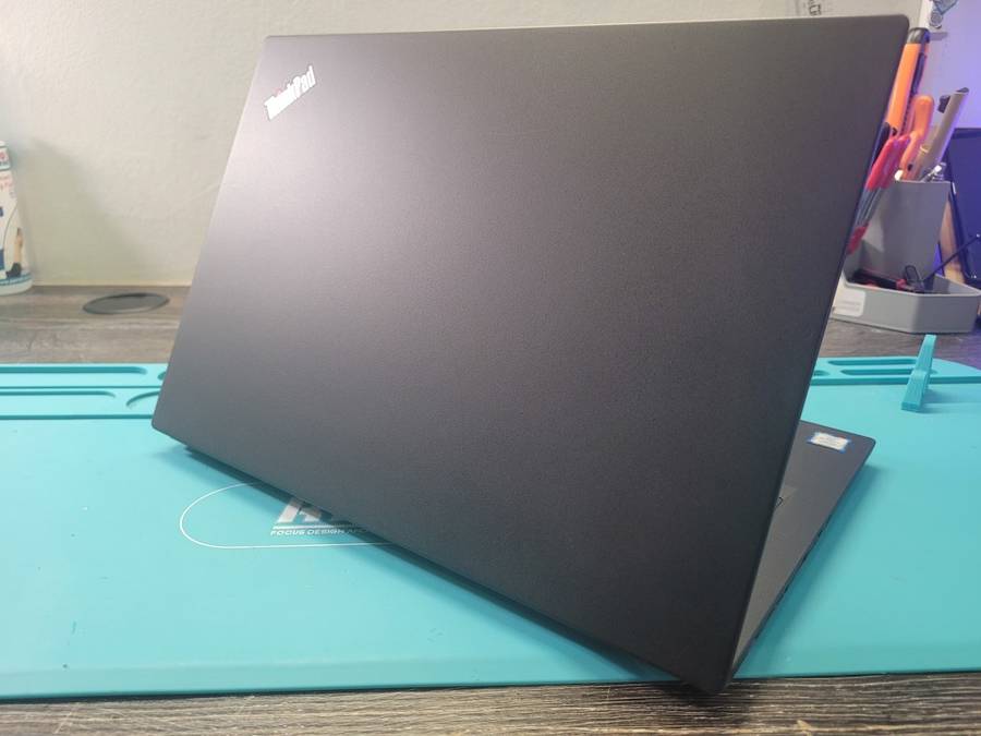 Lenovo Thinkpad X390 | Core i7, 8GB RAM, 256GB SSD, 13.3' Display