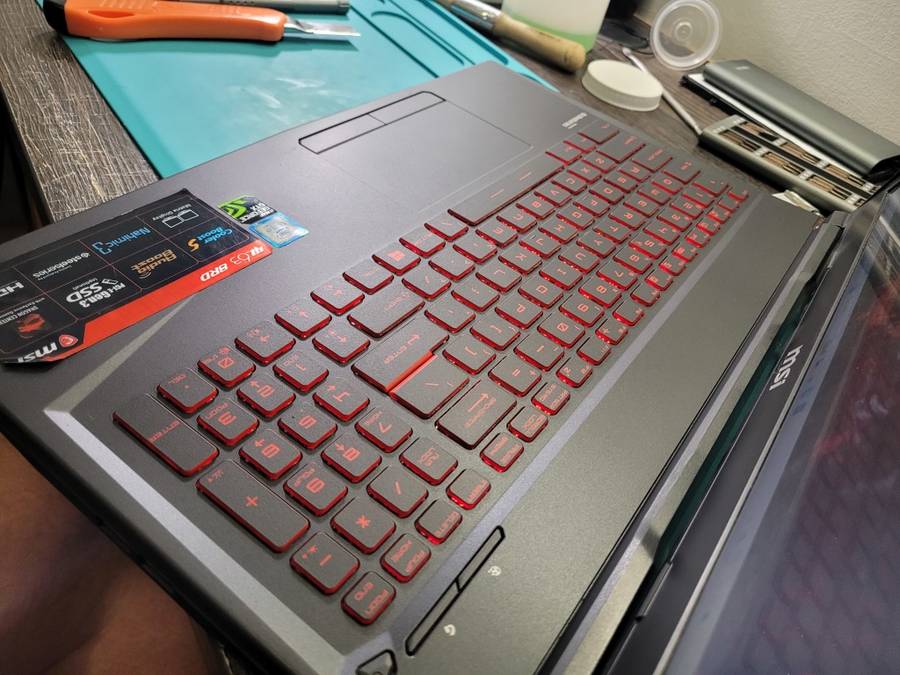 GAMING BEAST!*MSI GL63 8RD*i7-8750H*16GB RAM*512GB SSD*1TB HDD*GTX 1050TI 4GB*FHD*MATRIX*MSI BAG