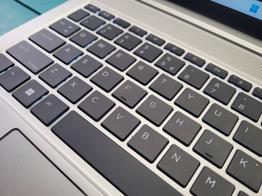 *HP PROBOOK 450 G9*i5-1235U*8GB DDR4*512GB SSD*FHD*BACKLIT*10 CORES*