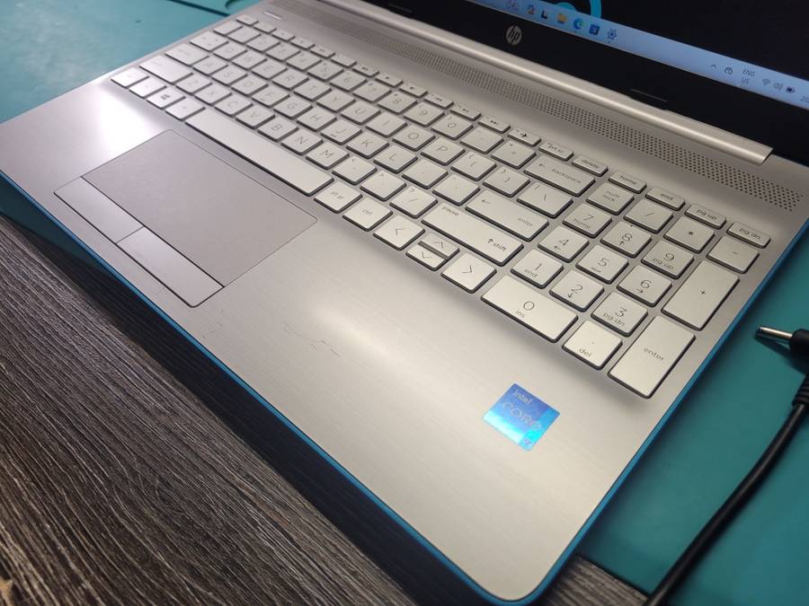 BEAST!*11TH GEN BEAST!*HP 250 G8*i5-1135G7*16GB DDR4*256GB NVME SSD*FHD*G7 GRAPHICS*WIFI 6