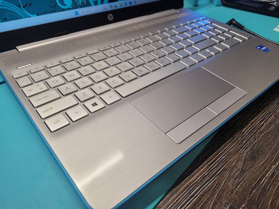 BEAST!*11TH GEN BEAST!*HP 250 G8*i5-1135G7*16GB DDR4*256GB NVME SSD*FHD*G7 GRAPHICS*WIFI 6