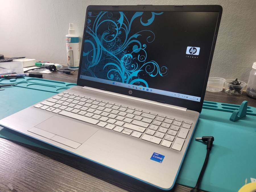 BEAST!*11TH GEN BEAST!*HP 250 G8*i5-1135G7*16GB DDR4*256GB NVME SSD*FHD*G7 GRAPHICS*WIFI 6