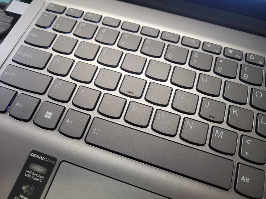 BEAST!*12th gen BEAST!!*LENOVO IDEAPAD 3i*i5-1235U*8GB DDR4*512GB SSD*FHD*IRIS GRAPHICS*