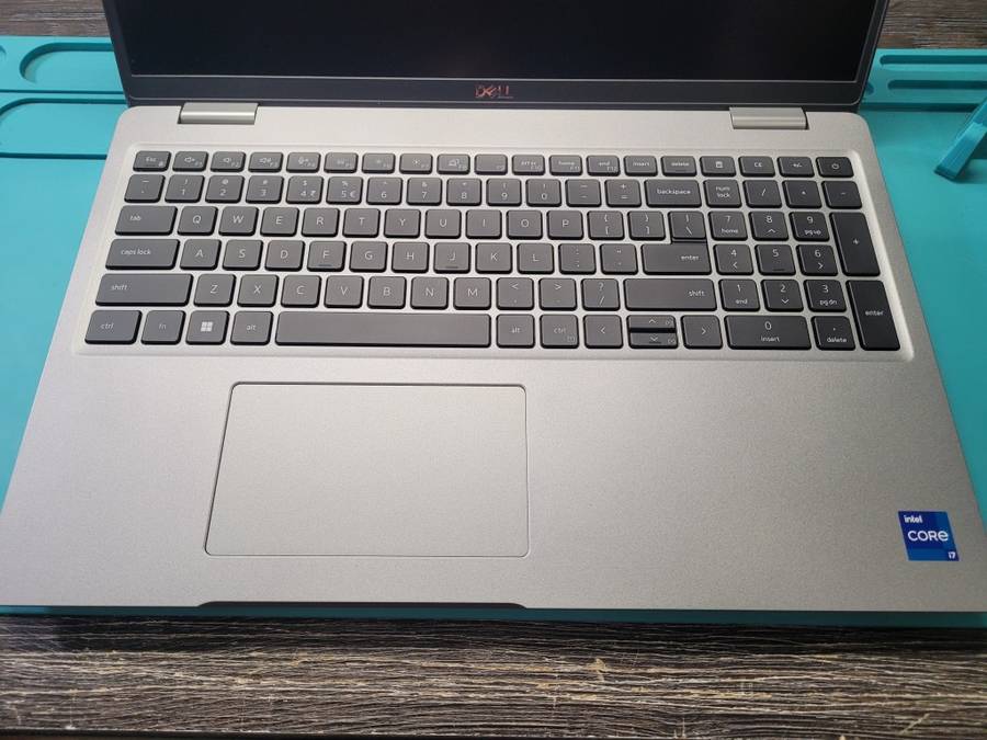 *Ultimate Beast*DELL PRECISION 3560*i7-1165G7*16GB*512GB SSD*NVIDIA QUADRO*FHD*G7 GRAPHICS*