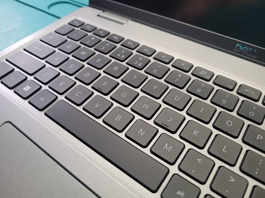 *Ultimate Beast*DELL PRECISION 3560*i7-1165G7*16GB*512GB SSD*NVIDIA QUADRO*FHD*G7 GRAPHICS*