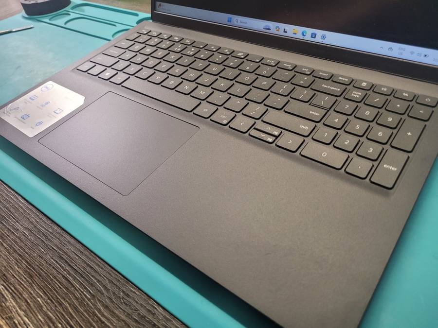 VERY FAST!*11TH GEN BEAST!*DELL INSPIRON 3511*i7-1165G7*16GB DDR4*512GB SSD*FHD*