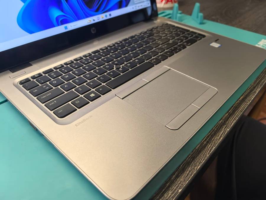 HP ELITEBOOK 850 G3*i5-6300U*16GB DDR4*256GB SSD*FULL HD*