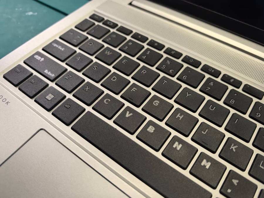 12th Gen i5-HP ProBook 450 G9-i5-1235U-16GB DDR4-512GB SSD-FHD-10 Cores