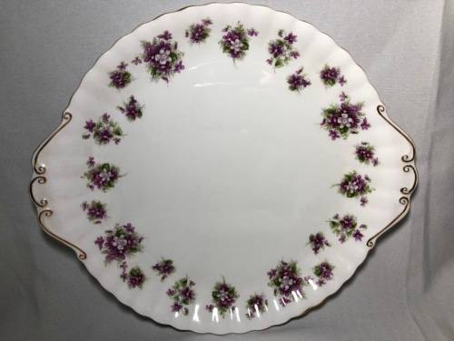 ROYAL ALBERT  SWEET VIOLETS - SANDWICH SERVER PLATE - NEAR PERFECT CONDITION
