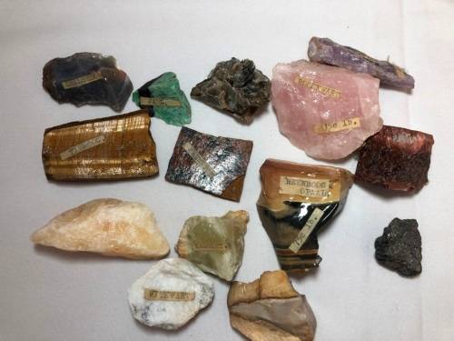 COLLECTION OF ROUGH STONES
