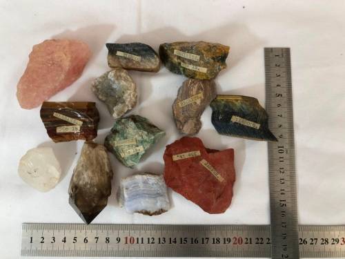 COLLECTION OF ROUGH STONES
