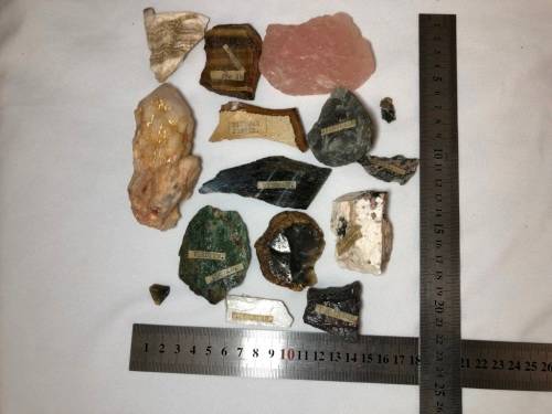 COLLECTION OF ROUGH STONES