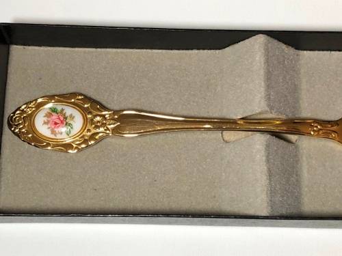 VINTAGE 24 CT GOLD PLATED CAKE LIFTER - EETRITE