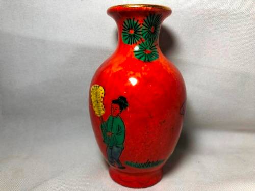 SMALL ORIENTAL HAND PAINTED PORCELAIN VASE