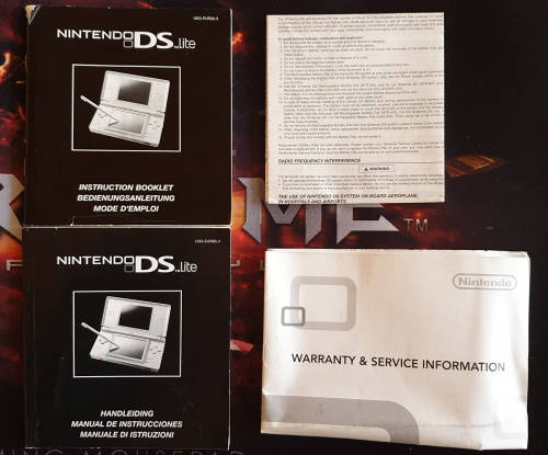 Nintendo DS Lite (Green) plus Mario Kart Used