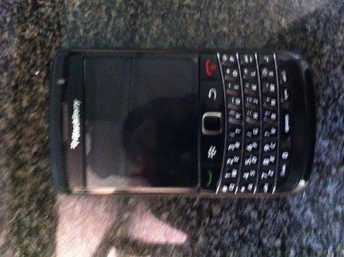 Blackberry bold 3 9780.like new. excellent condition