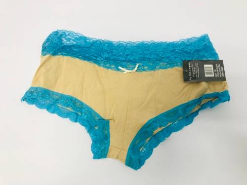 Size XXL lace panty yellow
