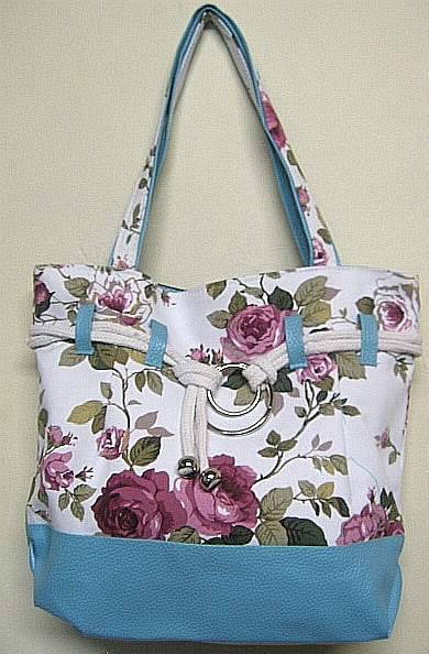 STUNNING FLORAL ROSE HANDBAG
