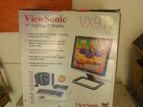ViewSonic 19" digital LCD display
