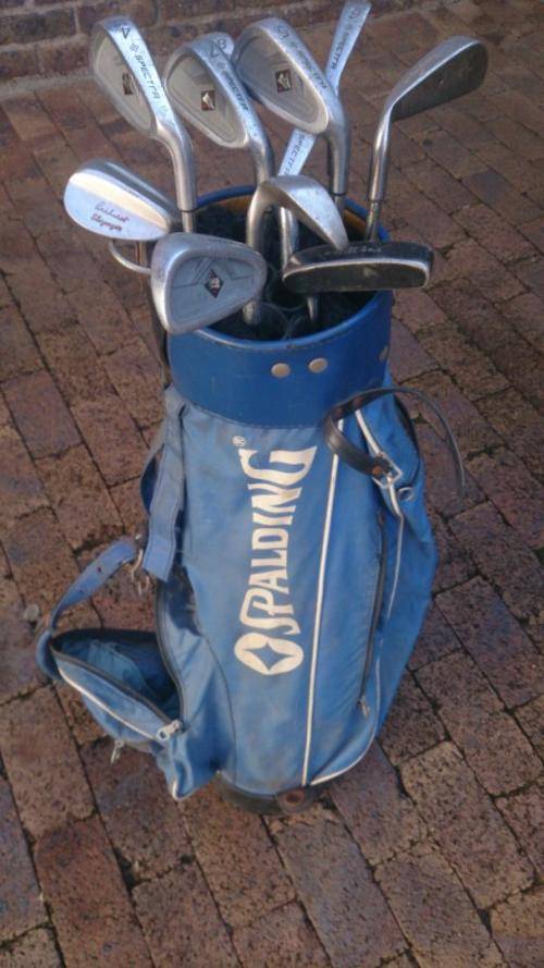 Spalding golg bag with Spectra SG One Irons etc. read ad.