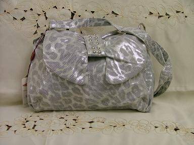 "VERY ELEGANT LOOKING SILVER HANDBAG***CRAZY R1 NO RESERVE"