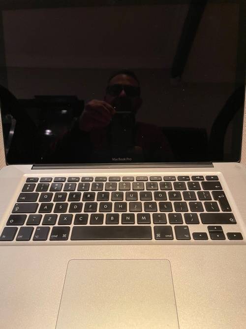 Apple MacBook Pro 15-inch | Core i7 2.2GHz | 10GB DDR3 RAM | 500GB SSD | ***Please Read***