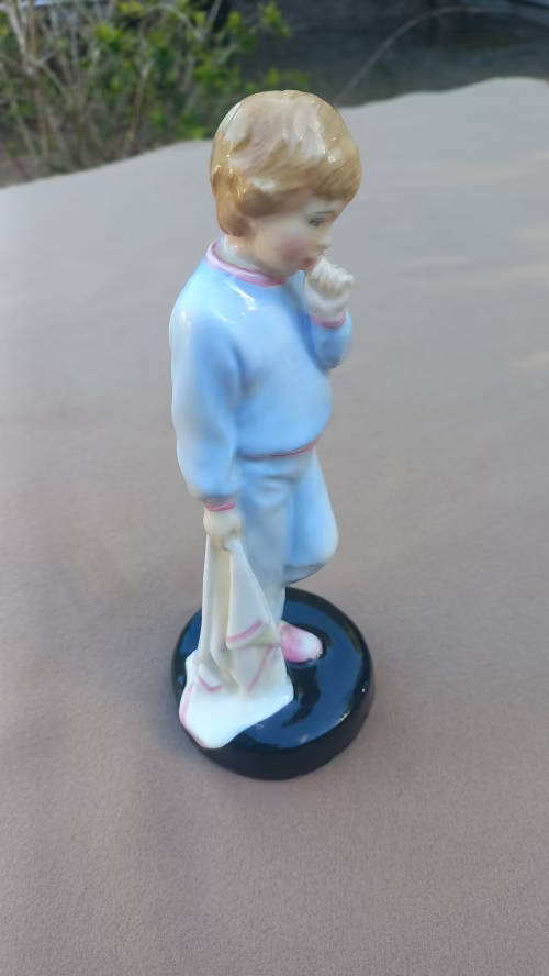 Royal Doulton `Sleepy Darling` figurine (see description)