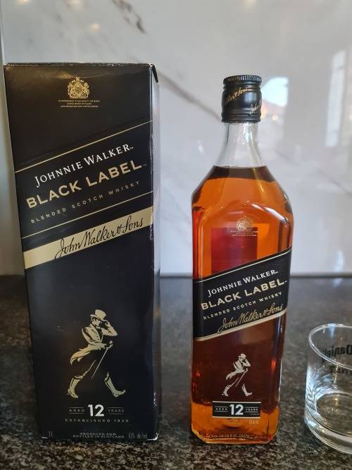 Johnnie Walker Black Label 12 Year Old 1 Litre