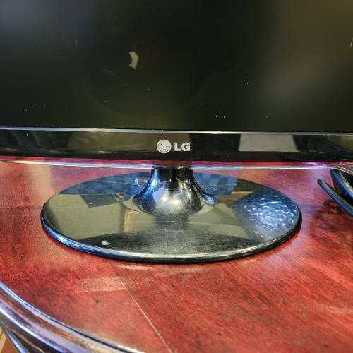 LG Flatron W2261VP-PF 22 Inch Full HD 1080P LCD HDMI Monitor